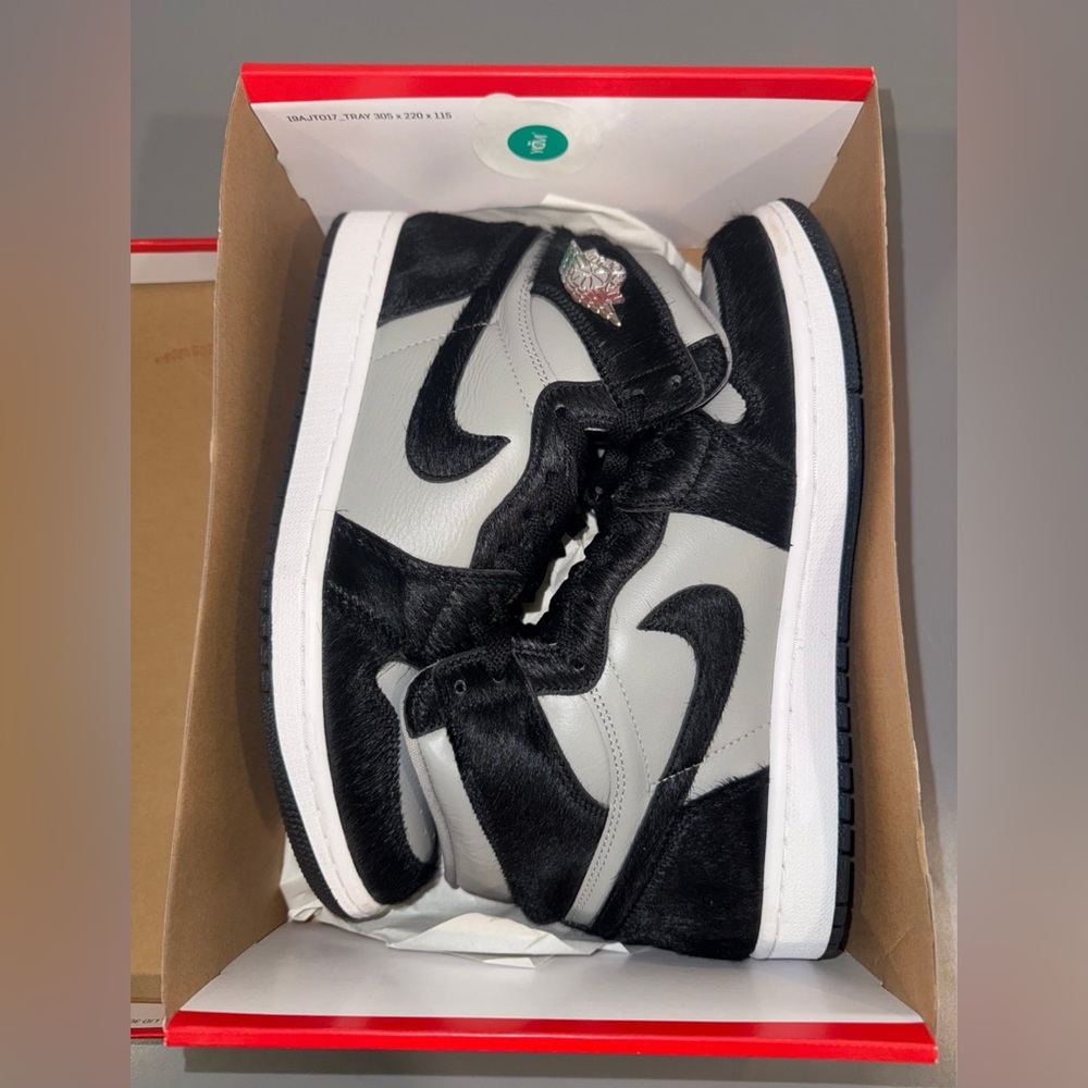 Jordan 1 Retro High OG
Twist 2.0 Medium Grey (Women's) 9.5 Mens 7
NWT